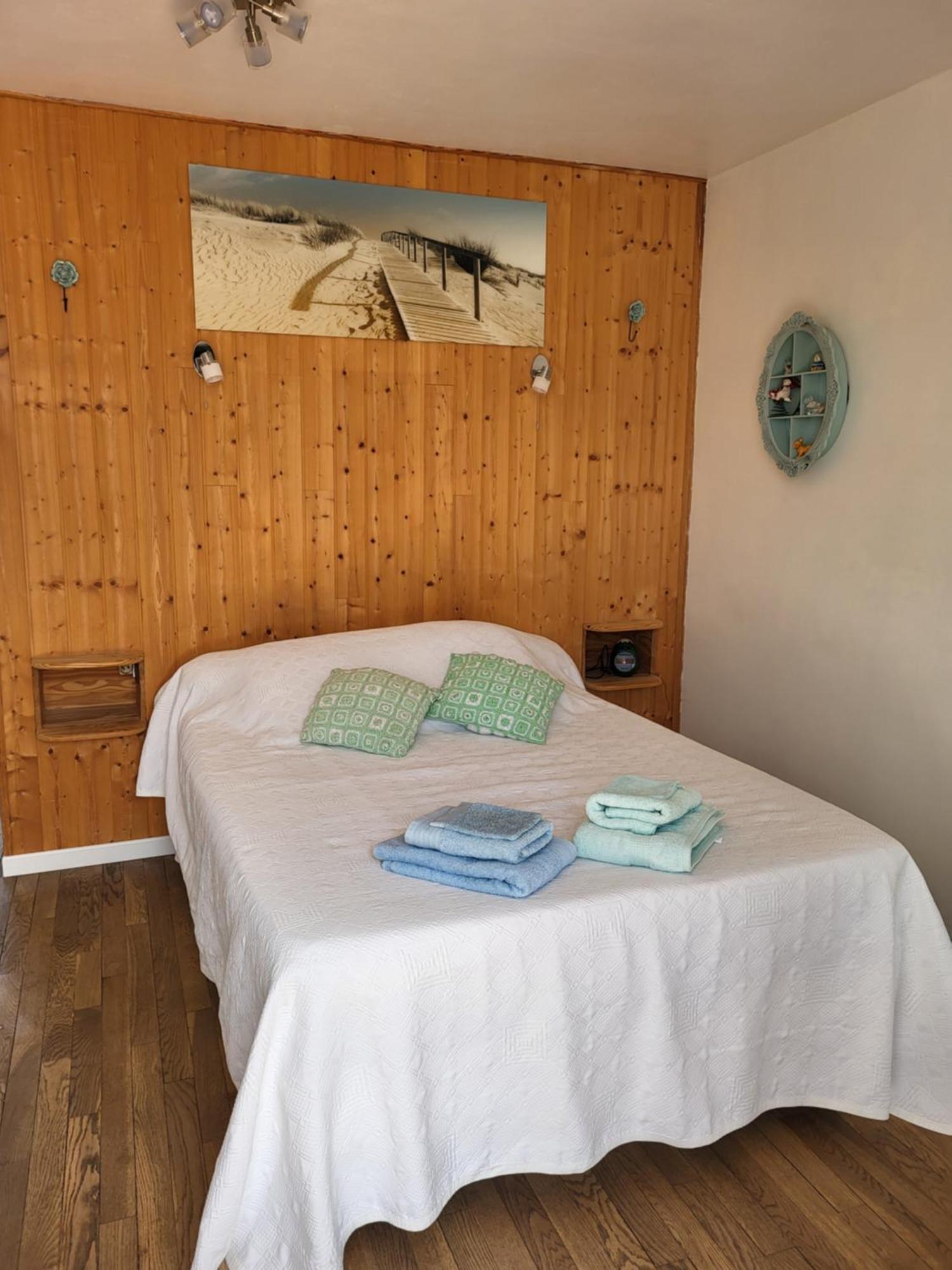 Chambre D'Hotes Le Chat Botte Espédaillac Buitenkant foto